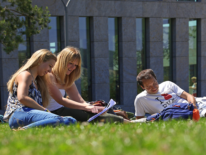 HAW - Studenten der Hochschule Fulda HAW - Studenten der Hochschule Fulda